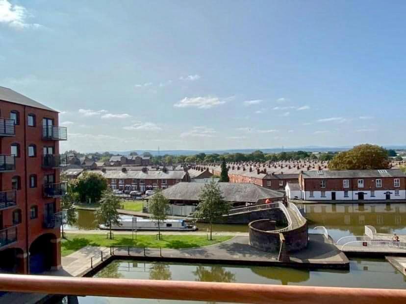 City Centre Chester Waterways Apartment Екстер'єр фото