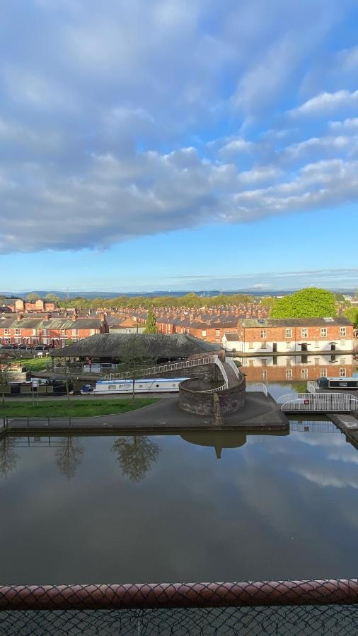 City Centre Chester Waterways Apartment Екстер'єр фото
